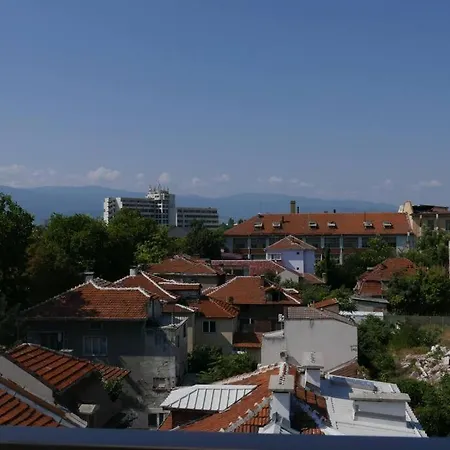 Апартамент Charmful New Flat With Hill View Пловдив