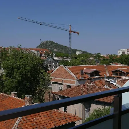 Charmful New Flat With Hill View Апартамент