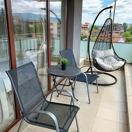 Charmful New Flat With Hill View