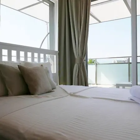 Апартамент Charmful New Flat With Hill View