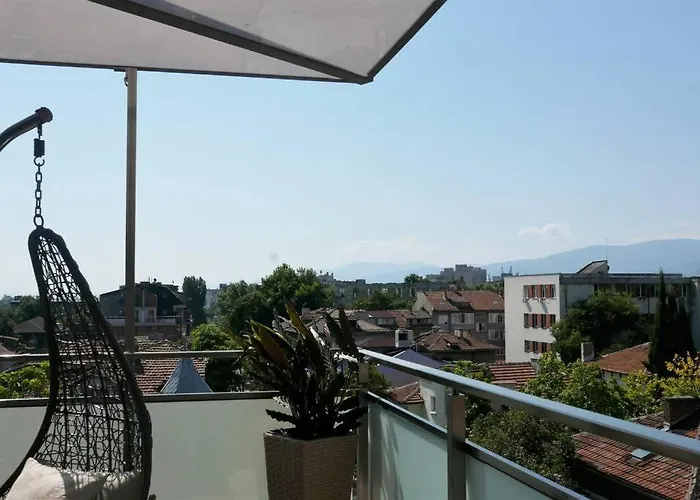 Charmful New Flat With Hill View *