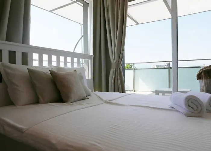 Lejlighed Charmful New Flat With Hill View