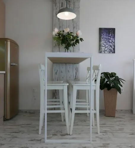 Apartament Charmful New Flat With Hill View *