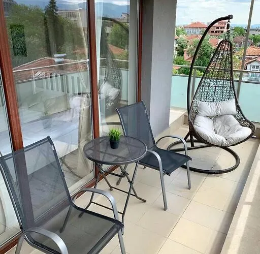 Charmful New Flat With Hill View